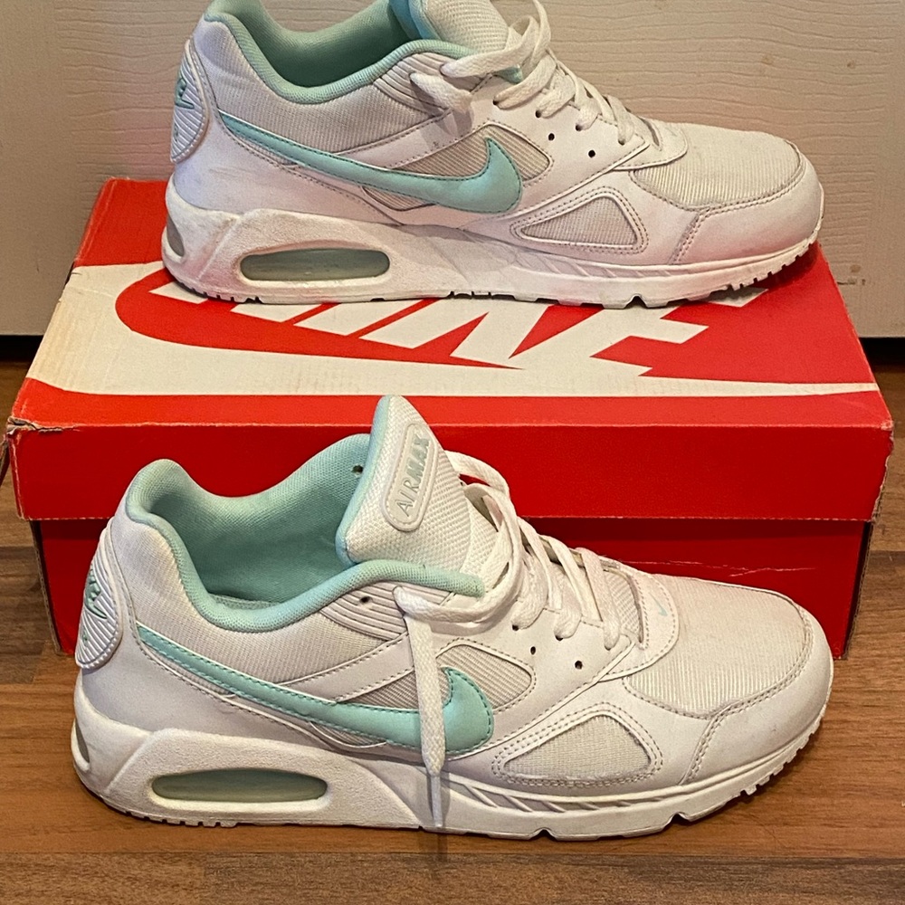 Air MAX IVO Mint/White Glow in the dark size 11